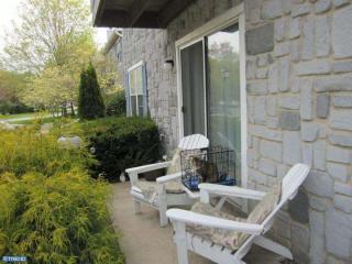 21 Mimosa Ct, Trenton NJ 08648-4818 exterior