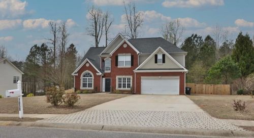 7050 Magnolia Ln, Fairburn, GA 30213-6420