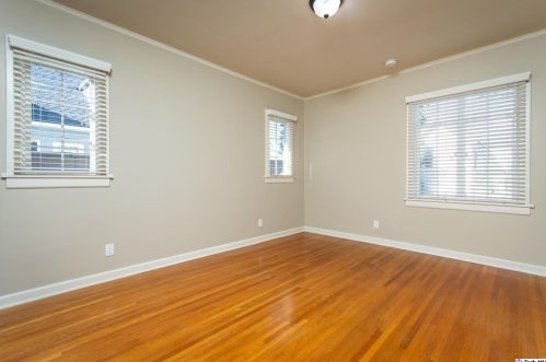 1357 Moncado Dr, Glendale CA  91207-1831 exterior