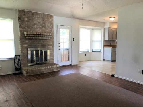 6504 Kary Lynn Dr, Fort Worth TX  76148-1720 exterior