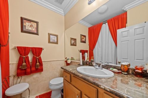 11364 Pondhurst Way, Riverside CA  92505-3471 exterior