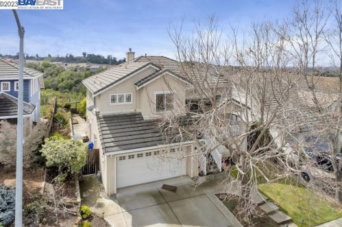 5719 Gold Creek Dr, Hayward, CA 94552-5444