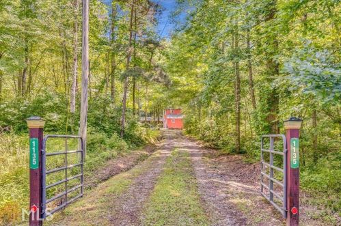 1135 Homer Wright Rd, White Stone, GA 30175-1978