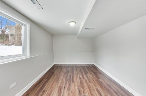 138 Hillside Ln, Willowbrook IL  exterior