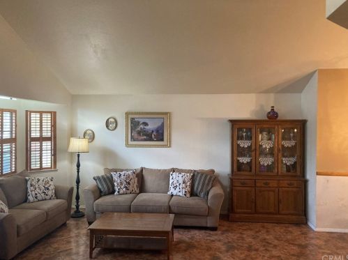 1727 Townsend St, Rialto, CA 92377-3742
