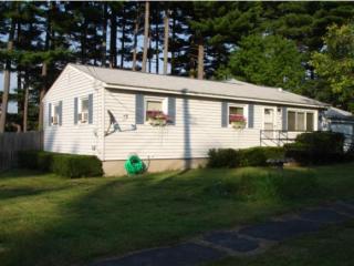 9 Greenwood Dr, Nashua, NH 03062-3143