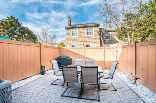 141 Howell Ave, Perth Amboy NJ  08863-1445 exterior