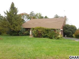 3690 Silverwood Dr, York, PA 17402-4351