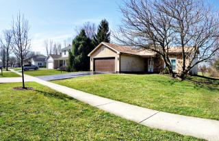 915 Fox Run Ln, Barrington Hills, IL 60102