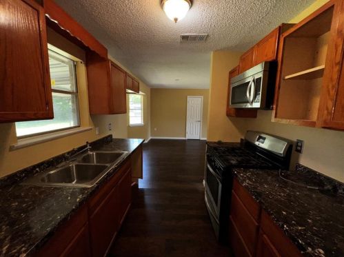 5909 Bowling Dr, Fort Worth TX  76148-3503 exterior