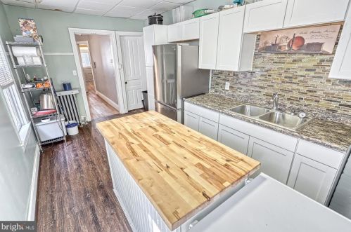 316 Hawthorne St, York PA  17404-3125 exterior