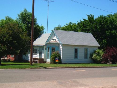 300 Elm St, Lincoln, KS 67455-2006