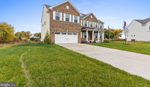 77 Kingsberry Ln, Pilesgrove, NJ 08098