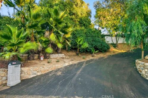 5064 Myrtle Ave, Riverside CA  92506-1423 exterior