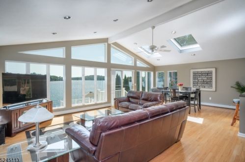 83 Bertrand Island Rd, Mount Arlington, NJ 07856-1401