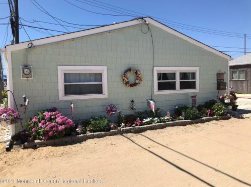 31 Swordfish Way, Lavallette, NJ 08735-1328