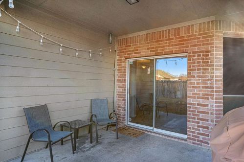 5904 Ozark Dr, Fort Worth TX  76131-4003 exterior