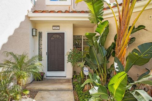 1052 Dewcrest Dr, Anaheim CA  92808-2403 exterior