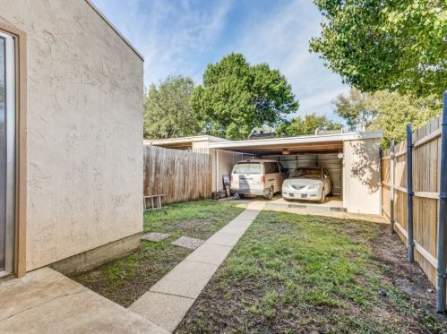 303 Vly Park Dr, Garland TX  75043-2955 exterior