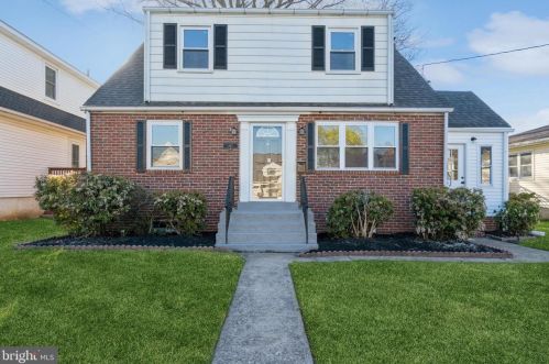 212 Lake Ave, Trenton, NJ 08610-5618