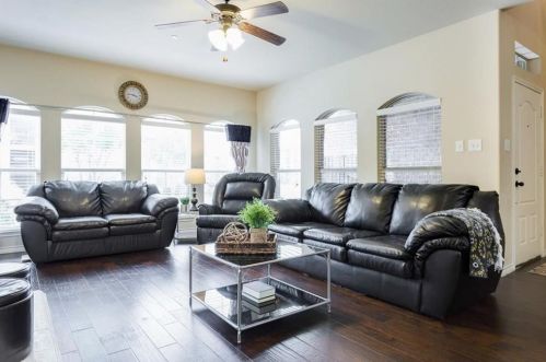 4288 Comanche Dr, Carrollton TX  75010-3300 exterior