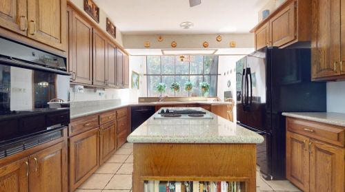 78 Vlg Hl Ln, Conroe TX  77304-3527 exterior