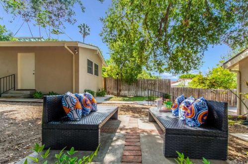 2911 Sycamore Ave, Glendale CA 91201-1154 exterior