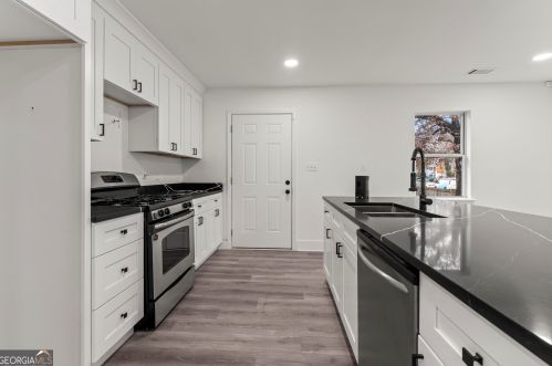 819 Humphries St, Atlanta, GA 30310-2165