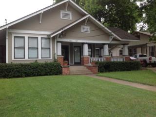 4517 Worth St, Dallas TX  75246-1156 exterior