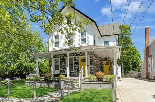 1027 Summerfield Ave, Tinton Falls, NJ 07712-6417