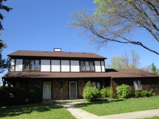 751 Monticello Dr, Naperville IL  60563-3229 exterior