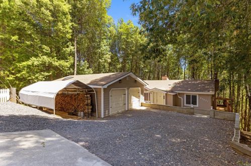 27471 Fox Rd, Willits, CA 95490-9480