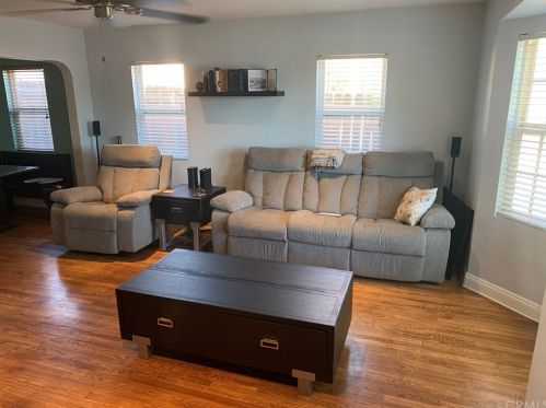 727 E St, Colton, CA 92324-2109