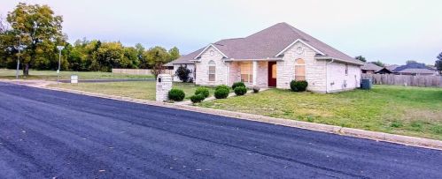 100 Westwood Ct, Bonham, TX 75418-2036