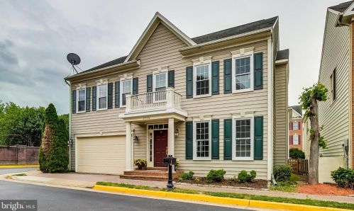 7724 Tea Table Dr, Lorton, VA 22079-4707