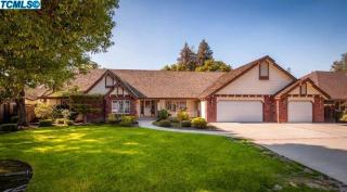 3335 Bridge St, Visalia, CA 93277-7697