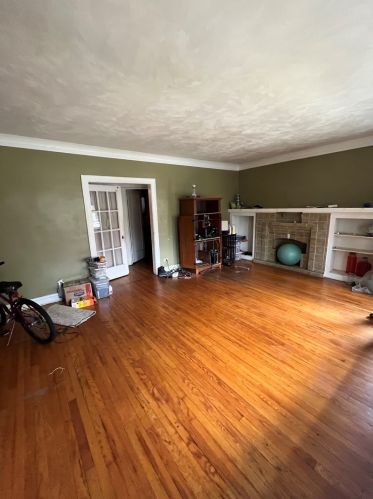8136 Chappel Ave, Chicago, IL 60617-1023