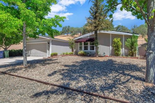 2605 Bridle Trail Ln, Lake Nacimiento, CA 93446-4169