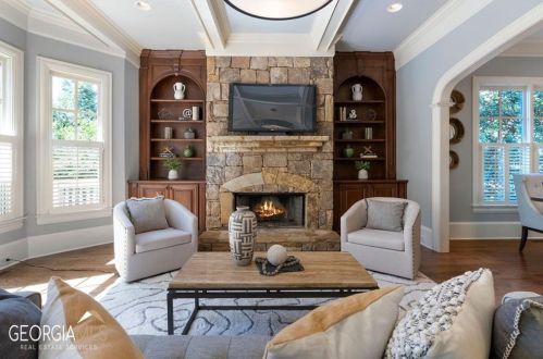 555 Glenmanor Ct, Atlanta GA  30328-4270 exterior