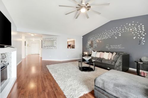 1204 82nd Ave, Gary, IN 46410-6330