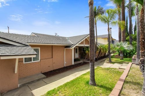 386 16th St, Upland, CA 91784-1904