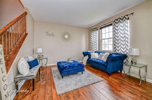 708 Bay Shore Dr, Pingree Grove IL  60140-9144 exterior