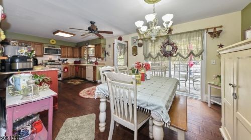 75 Hamburg Tpke, Kinnelon, NJ 07405-1539