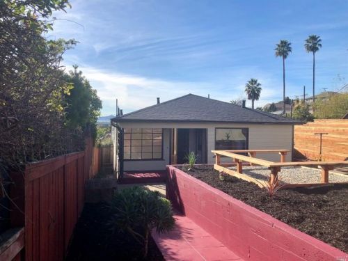 1811 Shasta St, Richmond, CA 94804-5338