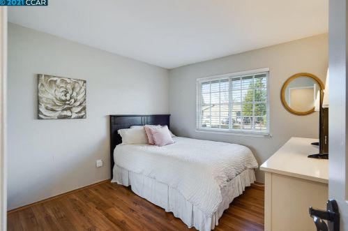 5210 Jomar Dr, Concord CA  94521-2343 exterior