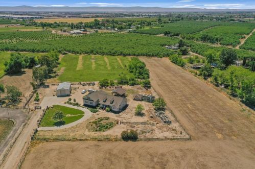 1524 French Camp Rd, Manteca, CA 95336-9228