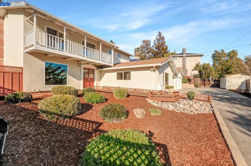 19444 Barclay Rd, Hayward, CA 94546-3251