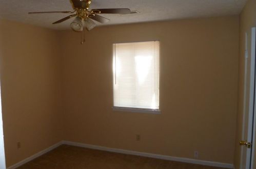 6627 Bent Crk Dr, Rex GA 30273-2102 exterior