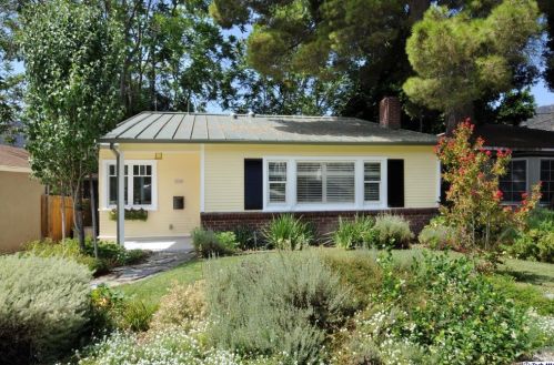 3006 Manhattan Ave, Glendale, CA 91214-3718