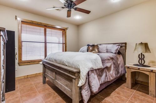 2664 Rose Hl Rd, Whitewright TX exterior